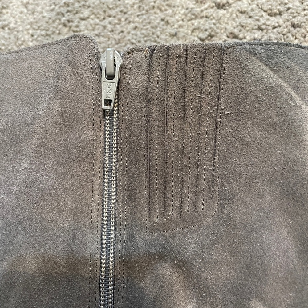 **Vionic Boots** - Picture 5 of 9